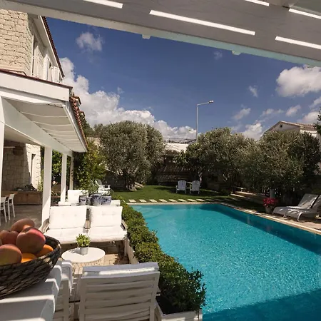 阿拉恰特佩里梅尔酒店 3*