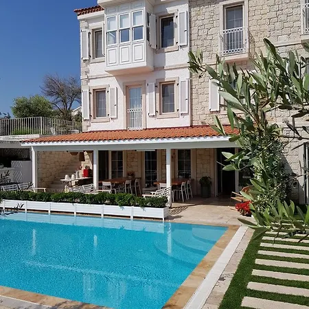 Peremere Hotell 3*